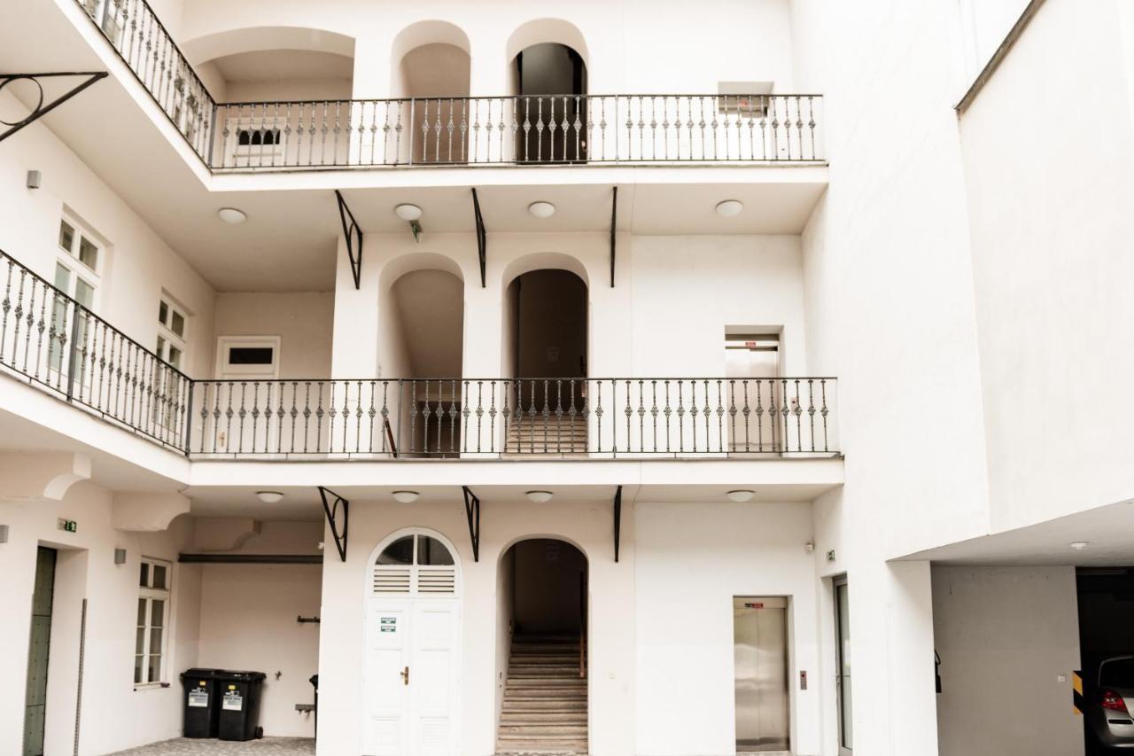 Apartment Gesse Kollarova Prague Exterior photo